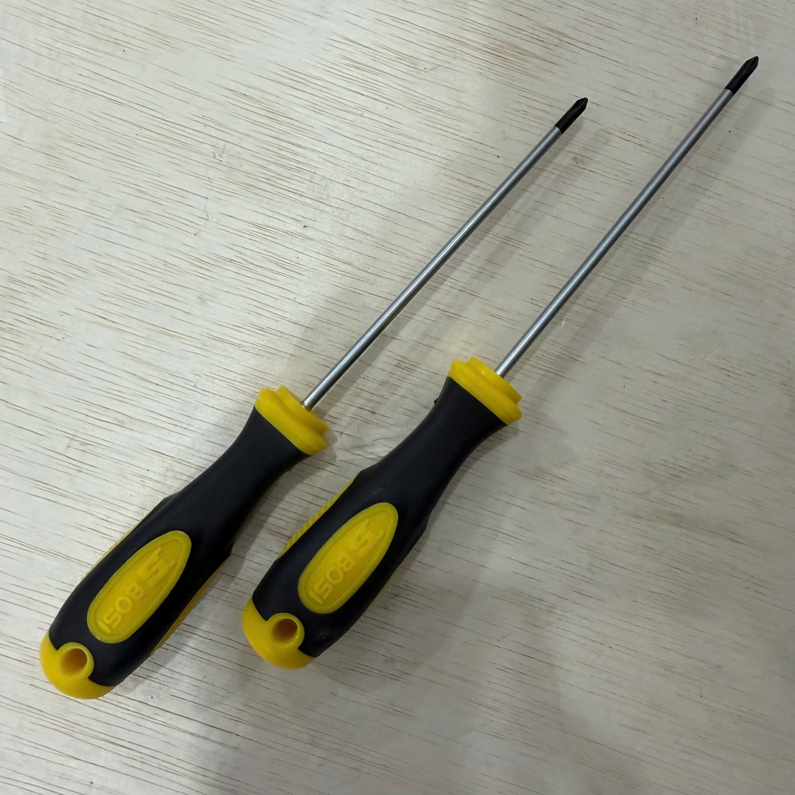 Tua Vít Bake Cán Vuông Bọc Cao Su TPR 3x100 mm Bosi BS466843B