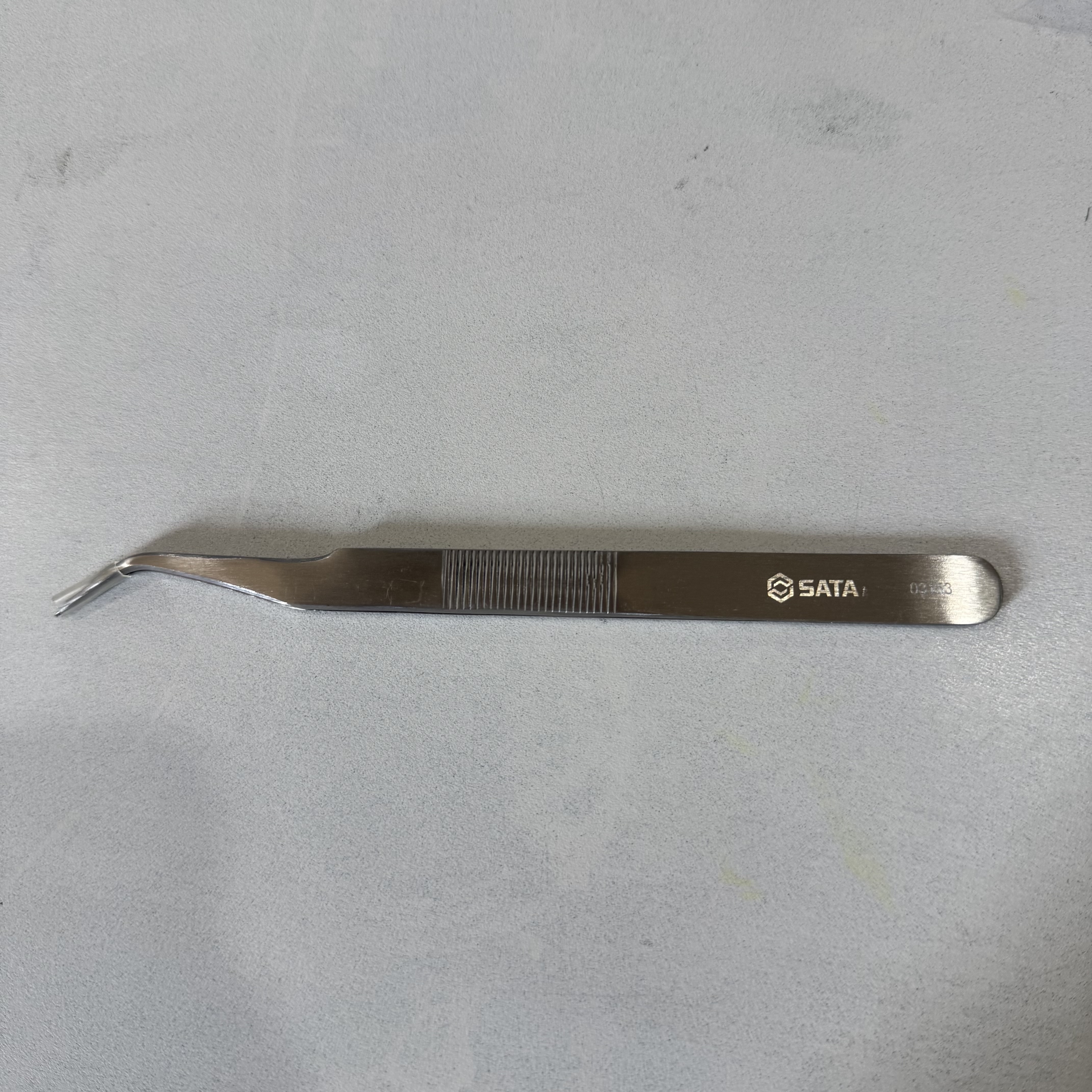Nhíp Mũi Cong 175 mm Nhọn SATA 03153