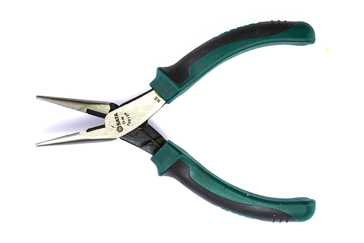 Kìm Điện Cách Điện Nhỏ Mũi Nhọn 5.5 inch/135 mm SATA 70612 A